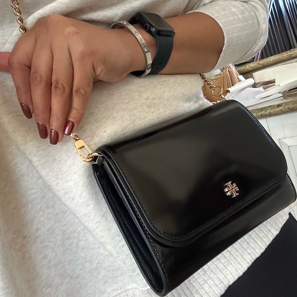New Tory burch Emerson patent chain wallet crossbody 🖤 - Picture 7 of 10